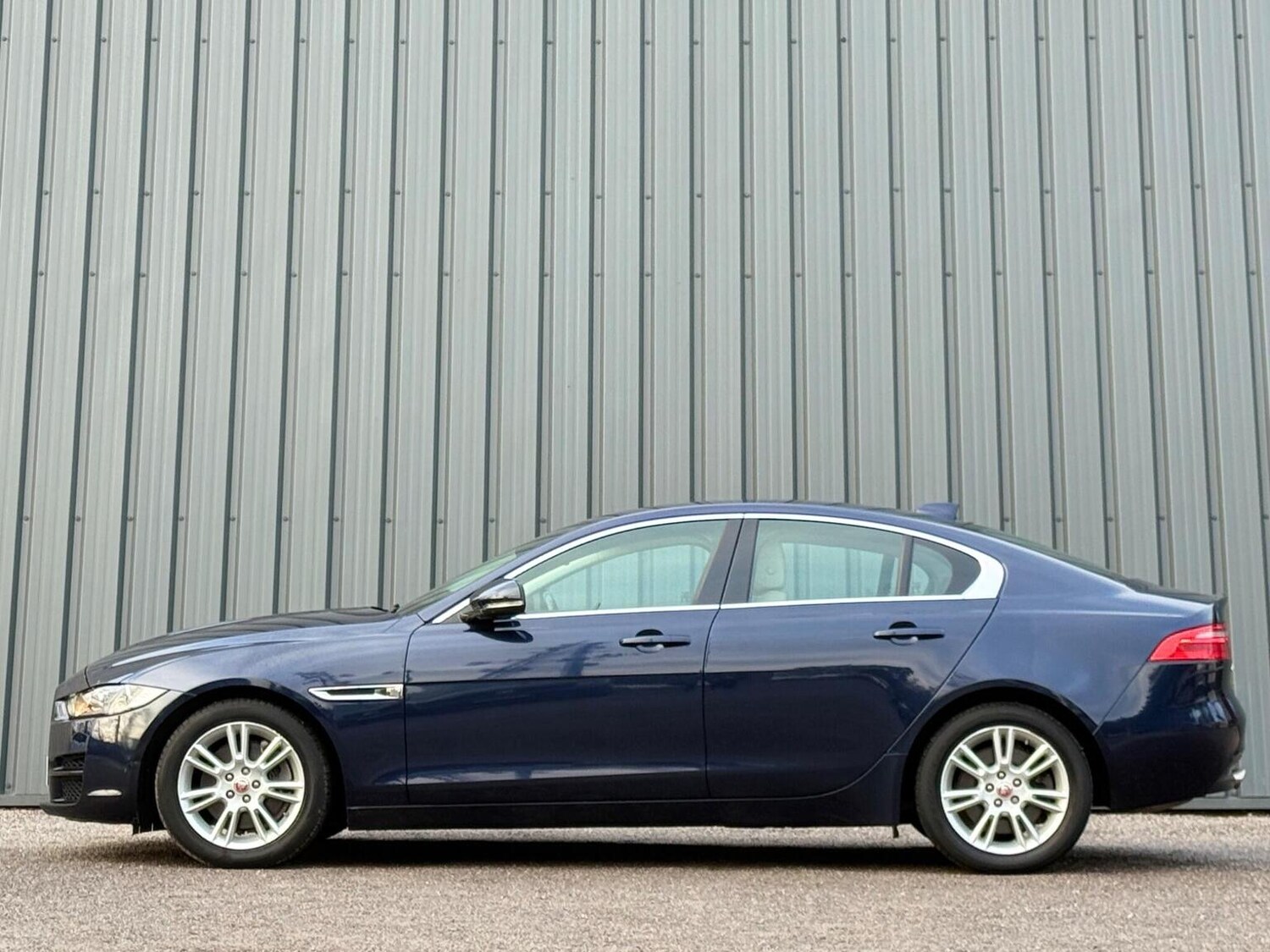 Used Jaguar XE 2017 for sale - 77207181: Photo 10