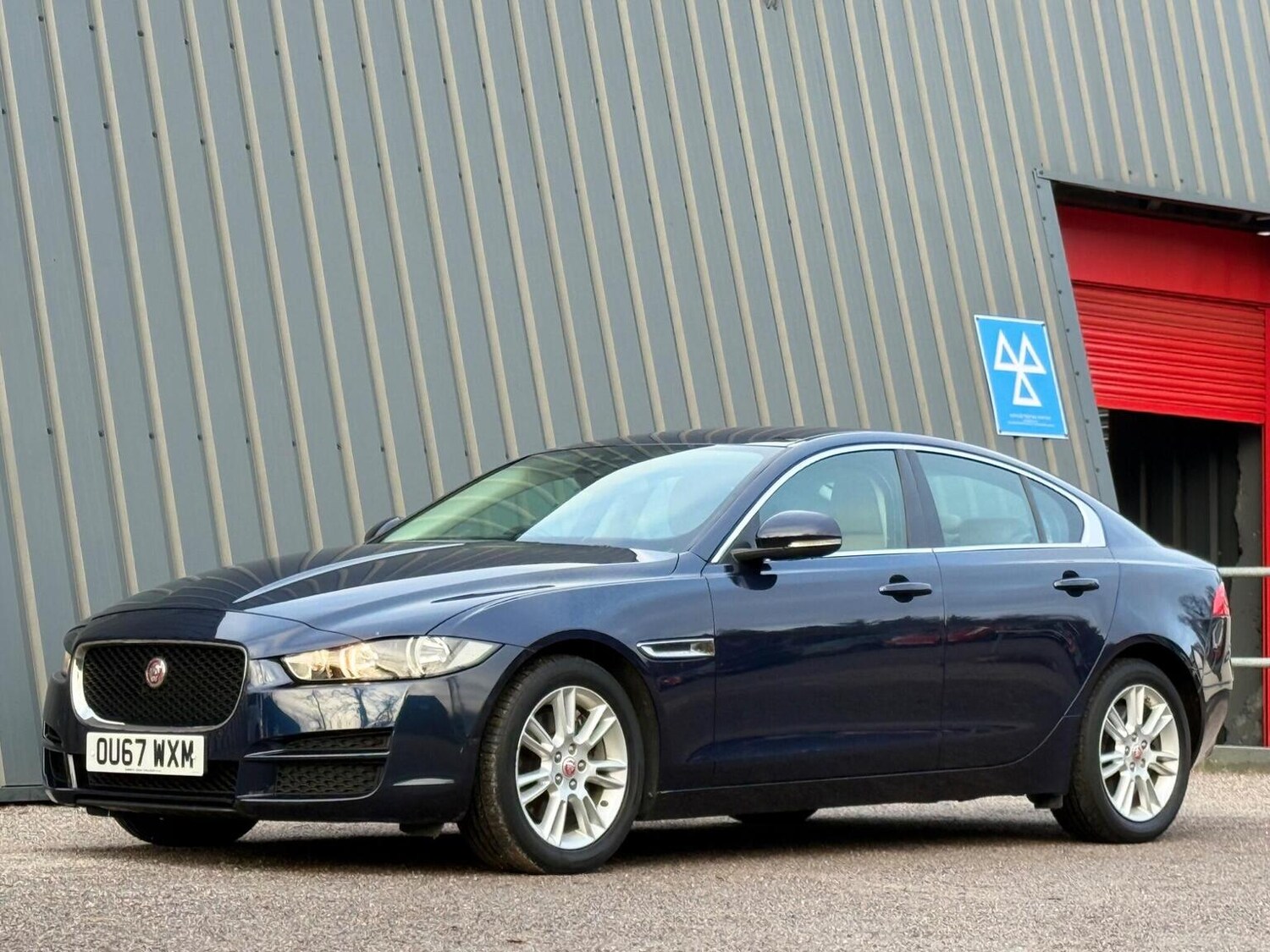 Used Jaguar XE 2017 for sale - 77207181: Photo 11