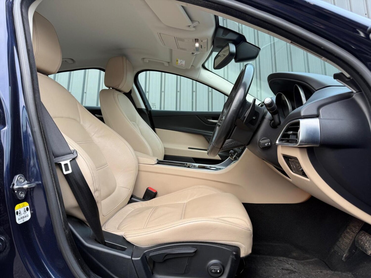 Used Jaguar XE 2017 for sale - 77207181: Photo 25