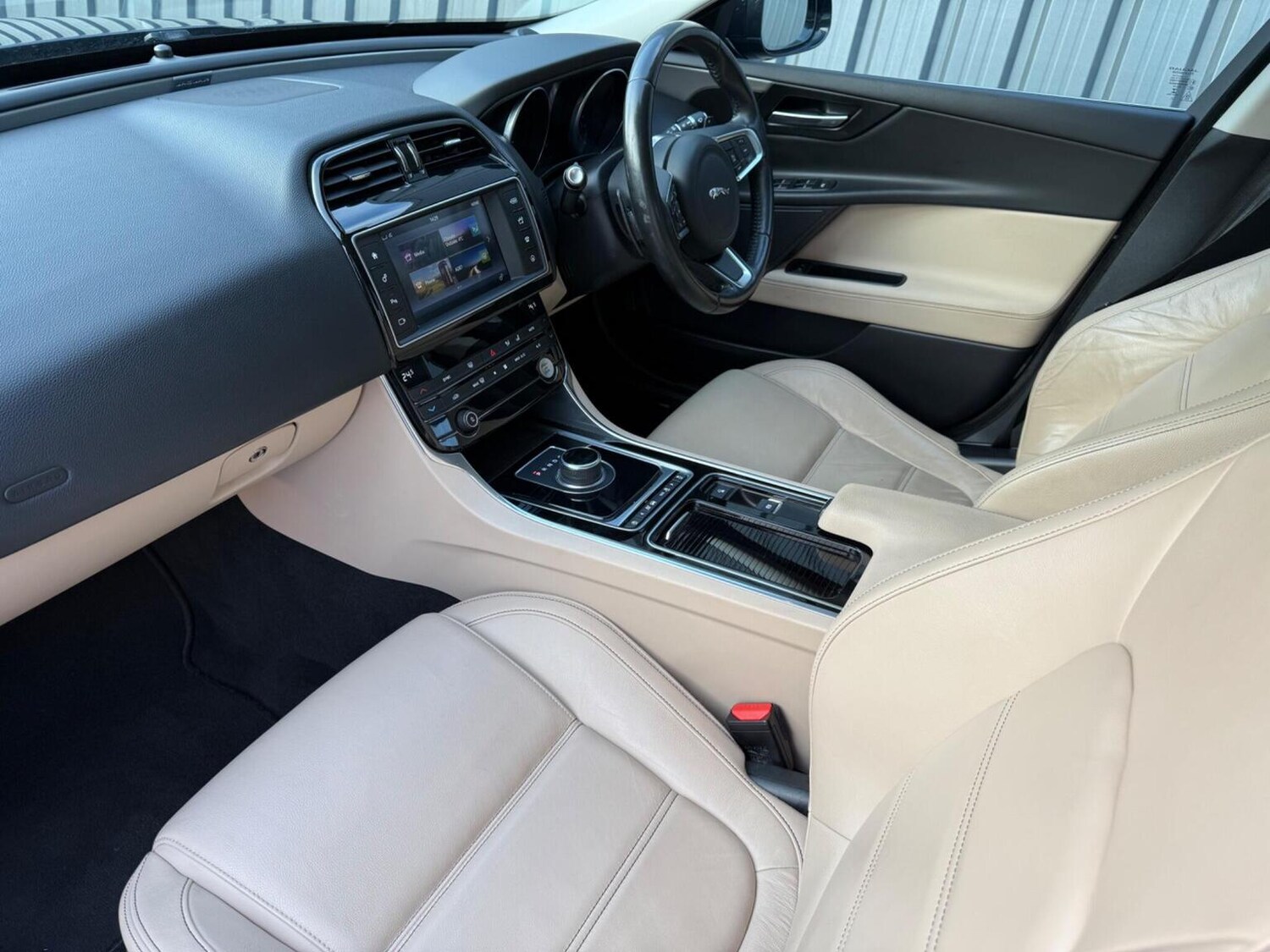 Used Jaguar XE 2017 for sale - 77207181: Photo 26