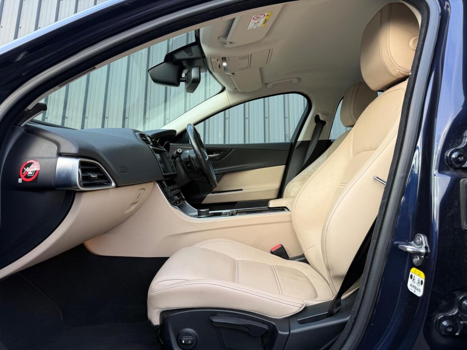 Used Jaguar XE 2017 for sale - 77207181: Photo 28