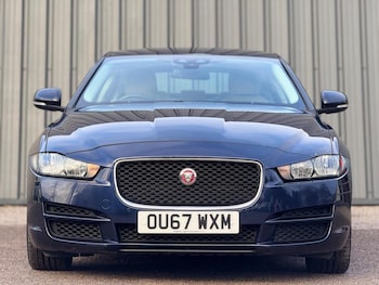 Used Jaguar XE 2017 for sale - 77207181: Photo