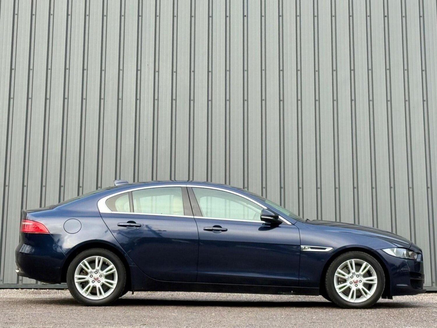 Used Jaguar XE 2017 for sale - 77207181: Photo 7