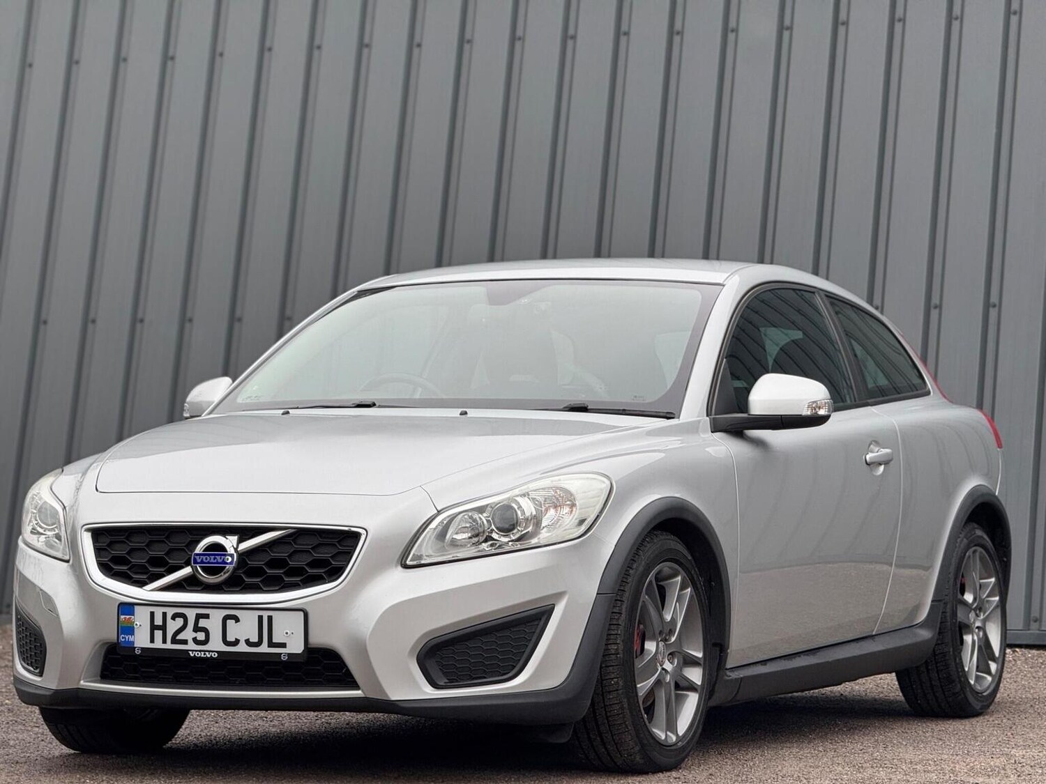 Used Volvo C30 2011 for sale - 77792861: Photo 25