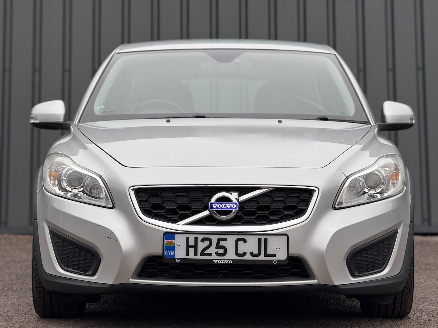 Used Volvo C30 2011 for sale - 77792861: Photo 4