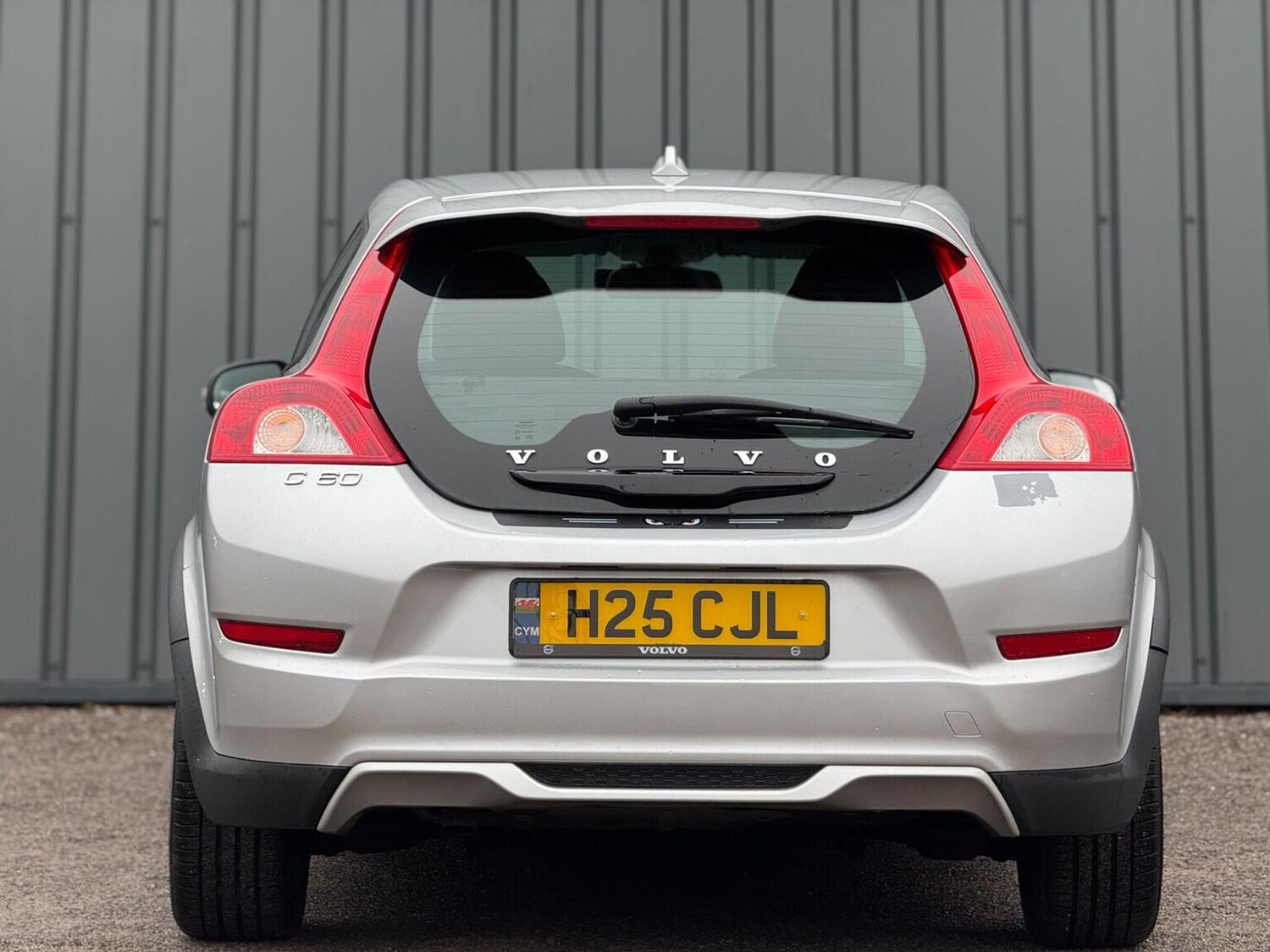 Used Volvo C30 2011 for sale - 77792861: Photo 6