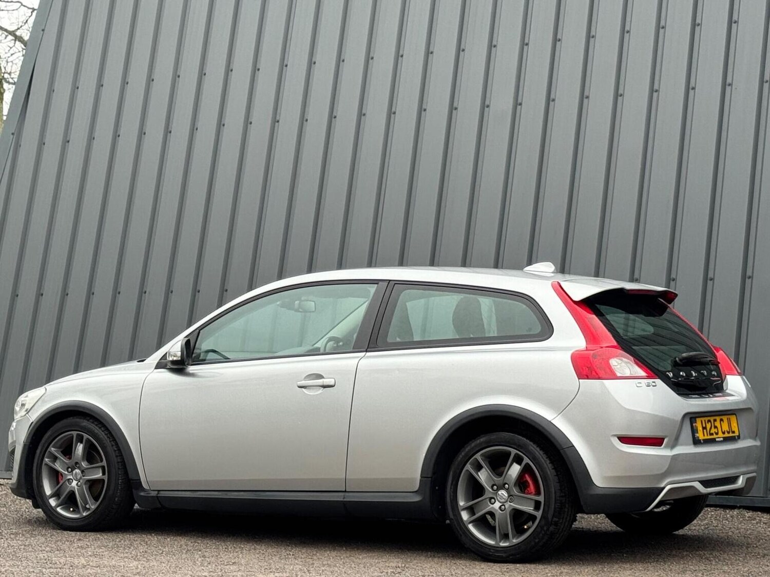 Used Volvo C30 2011 for sale - 77792861: Photo 9