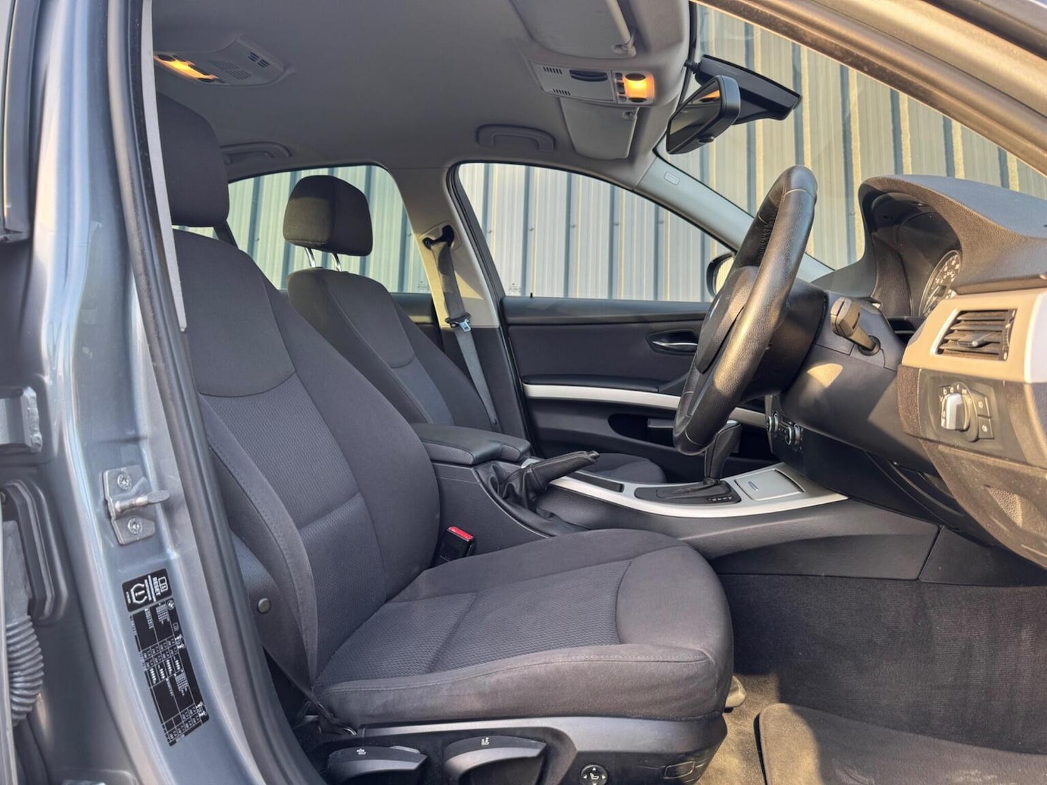 Used BMW 3 Series 2011 for sale - 77668571: Photo 2