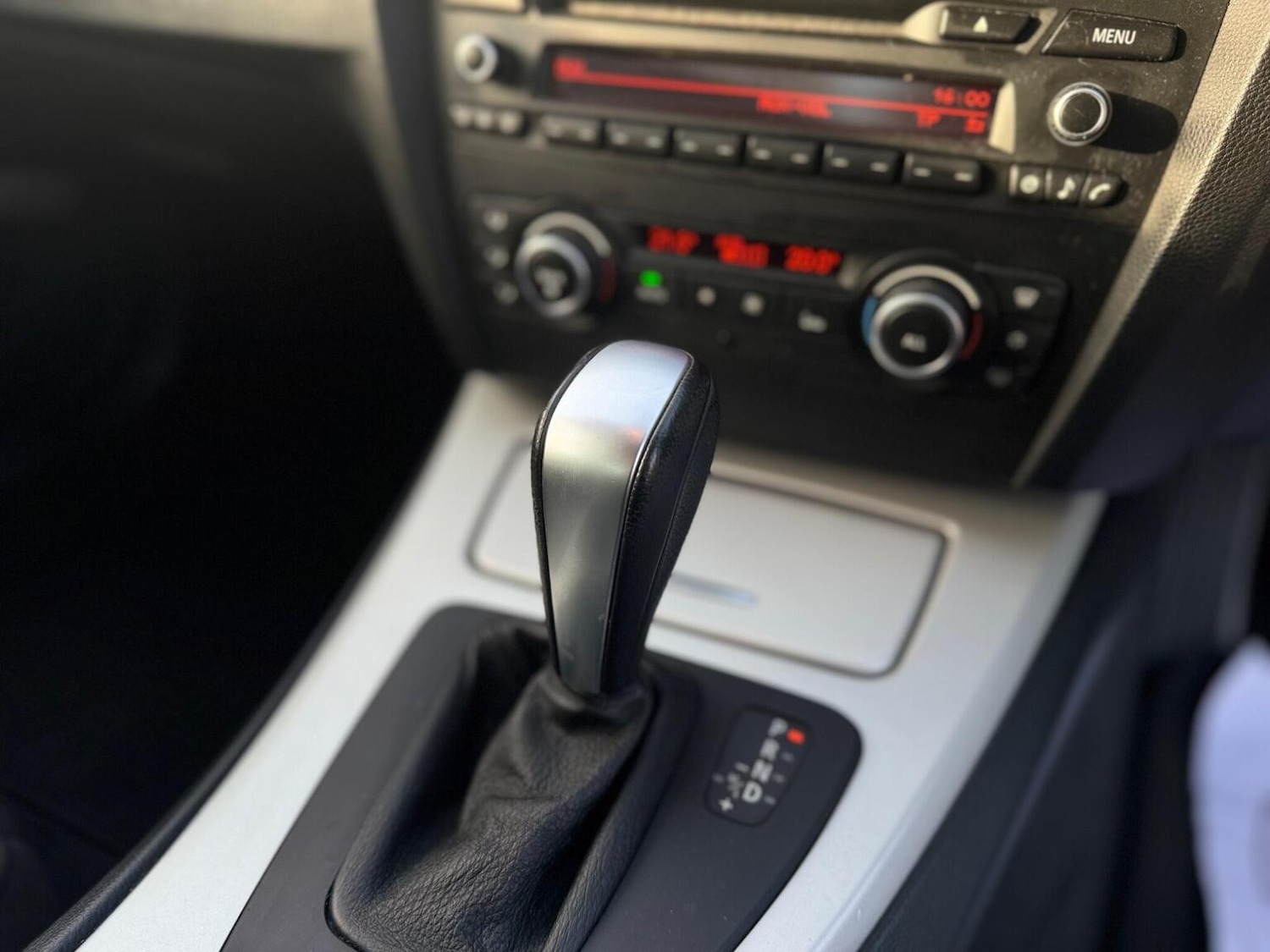 Used BMW 3 Series 2011 for sale - 77668571: Photo 39