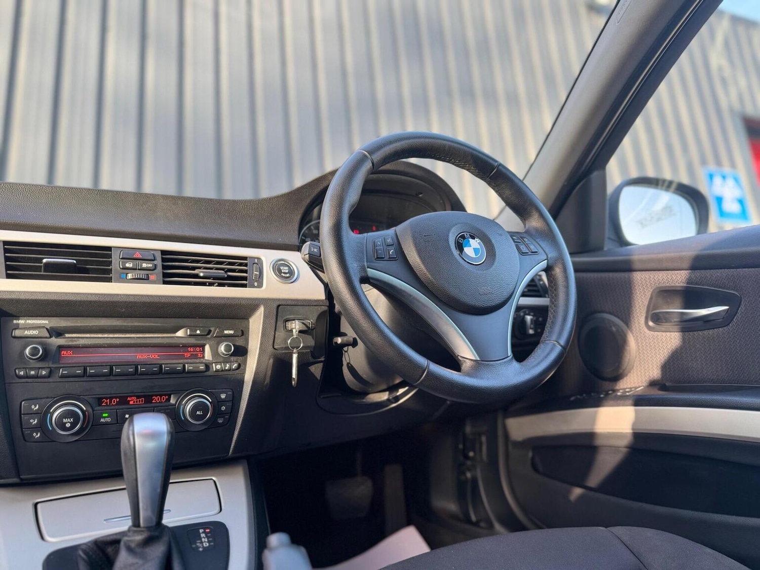 Used BMW 3 Series 2011 for sale - 77668571: Photo 41