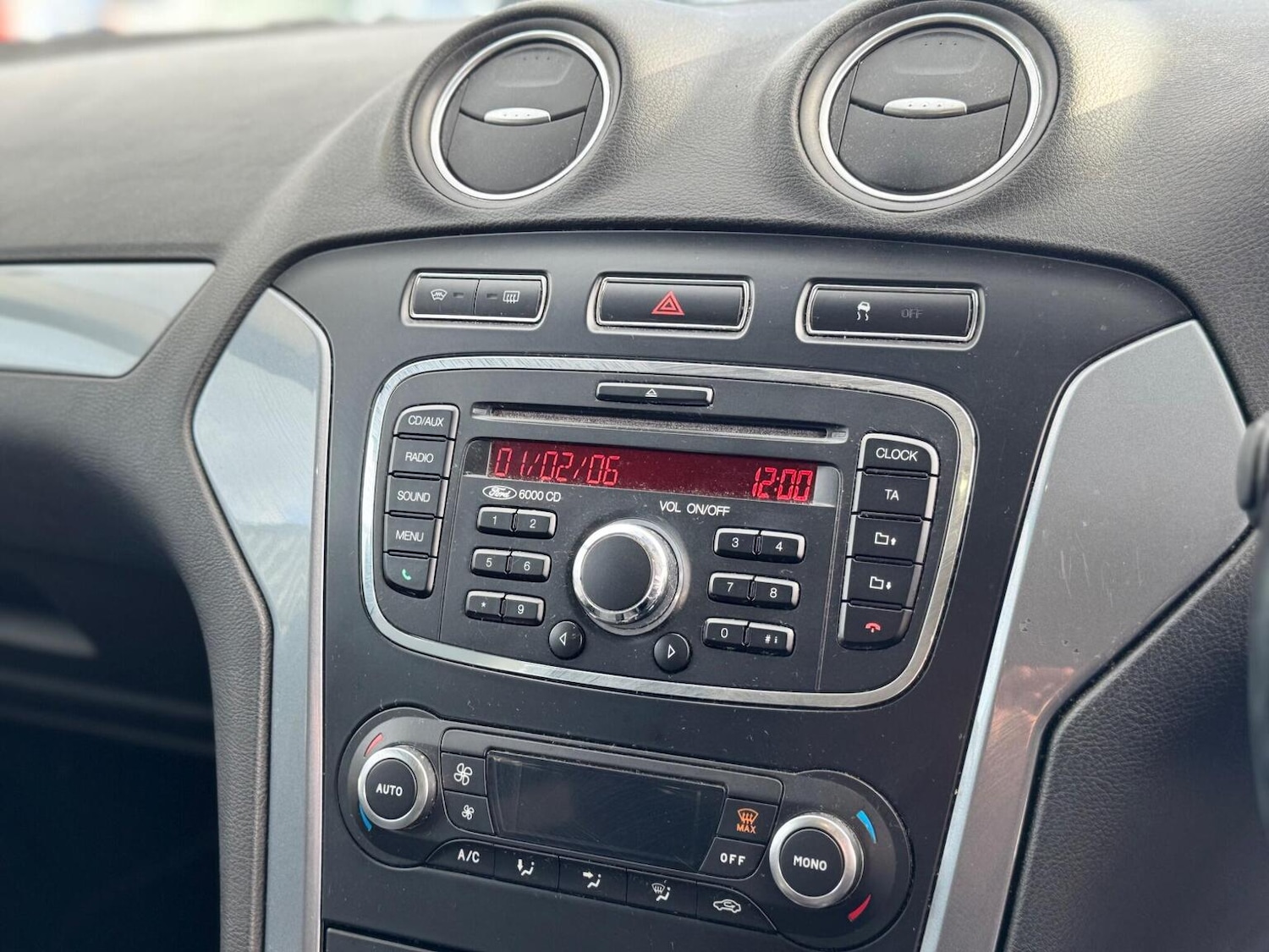 Used Ford Mondeo 2011 for sale - 78070430: Photo 27