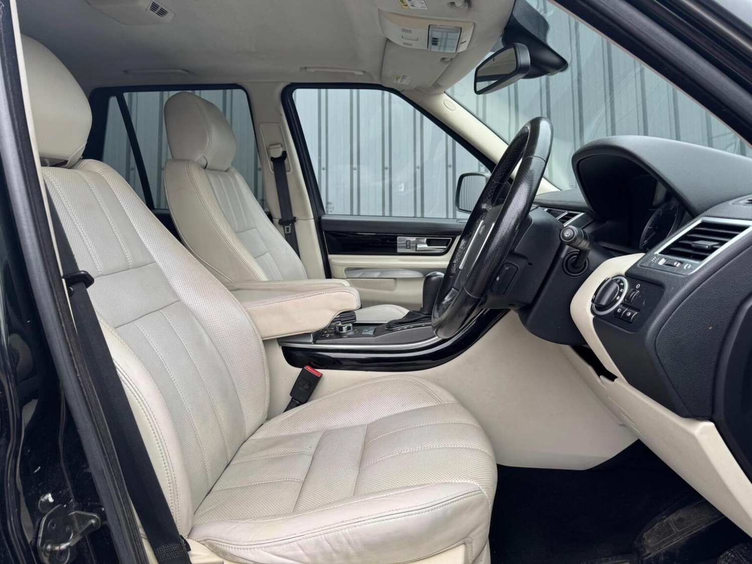 Used Land Rover Range Rover Sport 2011 for sale - 77483721: Photo 2