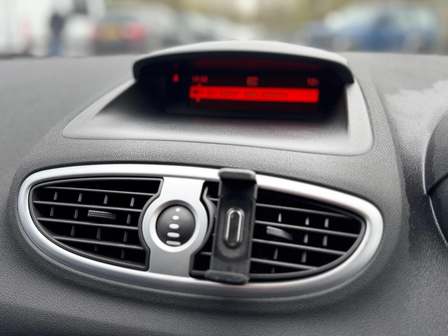 Used Renault Clio 2012 for sale - 78139393: Photo 24