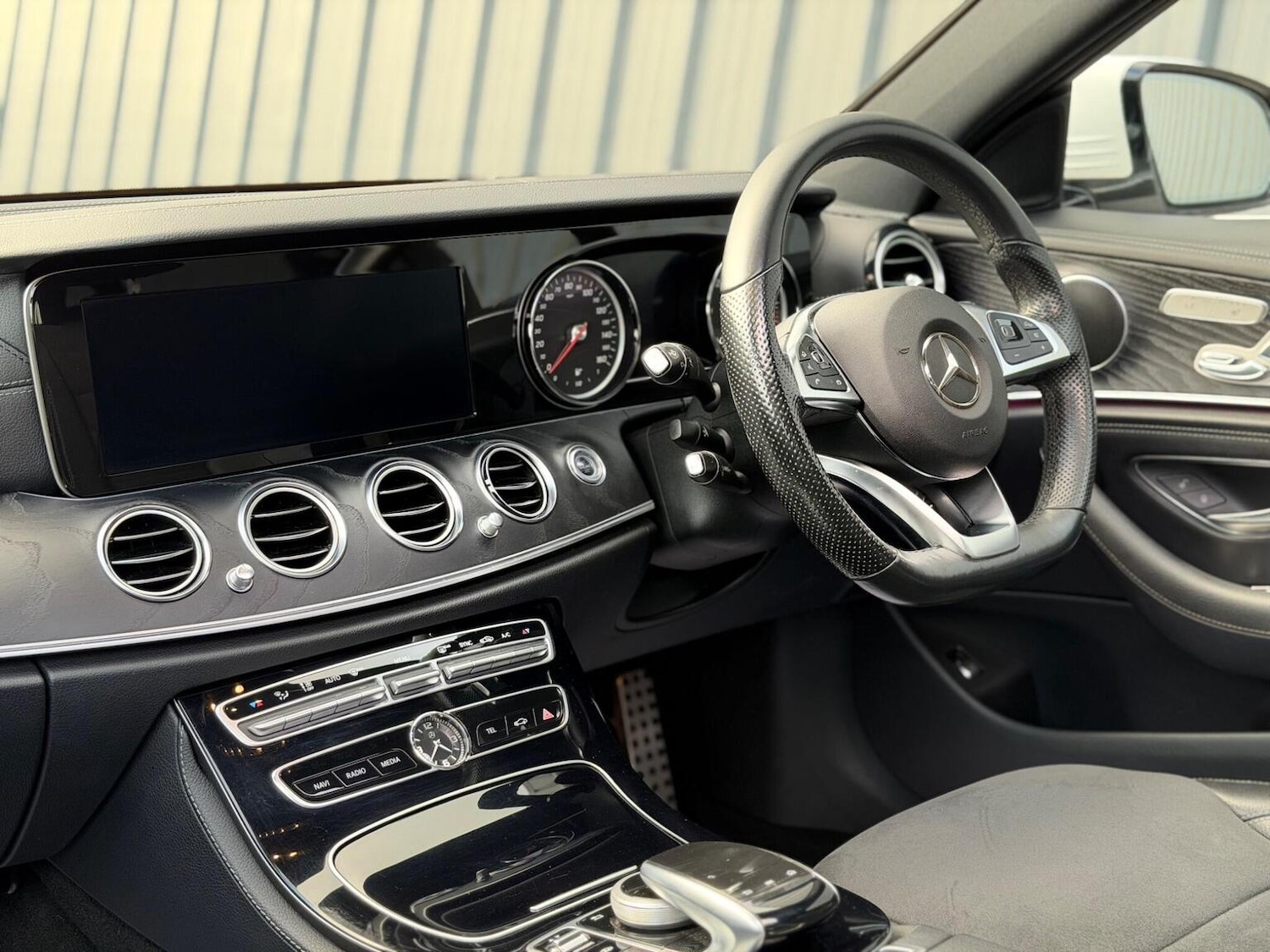 Used Mercedes-Benz E Class 2016 for sale - 77822205: Photo 25