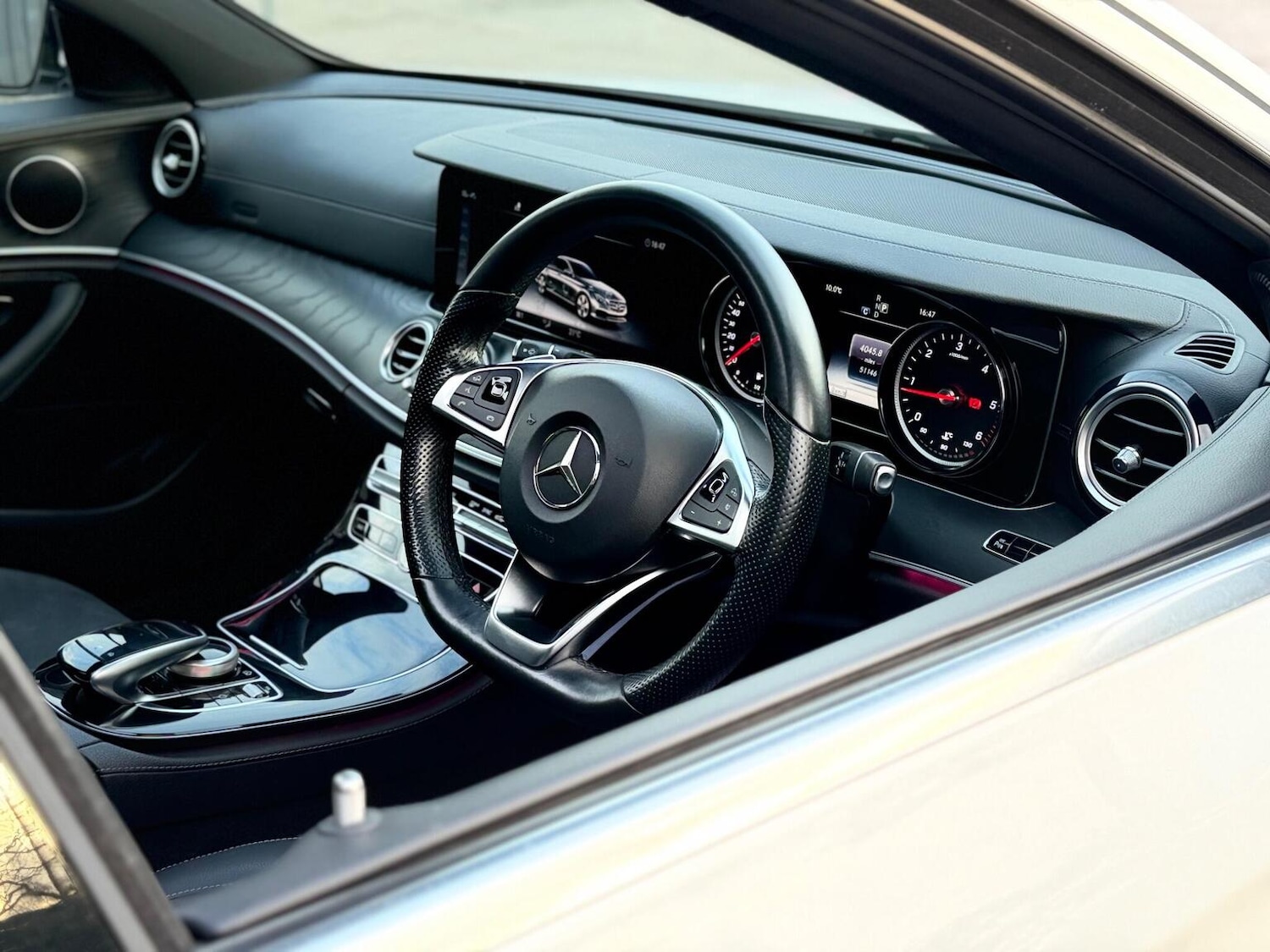 Used Mercedes-Benz E Class 2016 for sale - 77822205: Photo 3