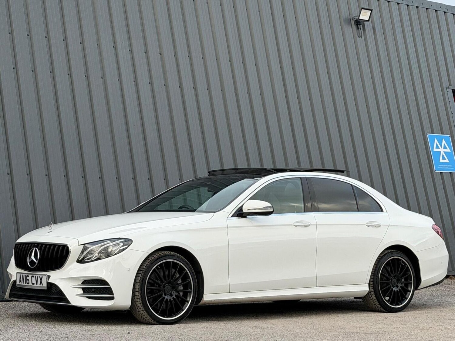 Used Mercedes-Benz E Class 2016 for sale - 77822205: Photo 9