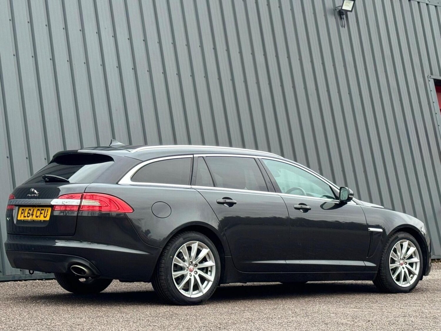 Used Jaguar XF 2014 for sale - 77207133: Photo 9