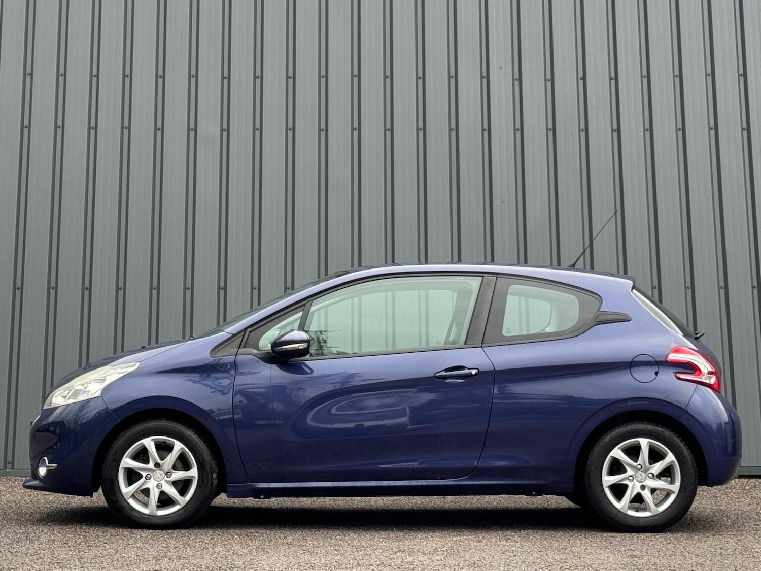 Used Peugeot 208 2013 for sale - 77508575: Photo 10