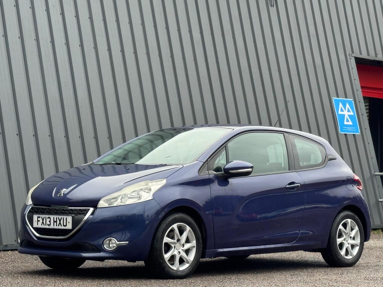 Used Peugeot 208 2013 for sale - 77508575: Photo 11