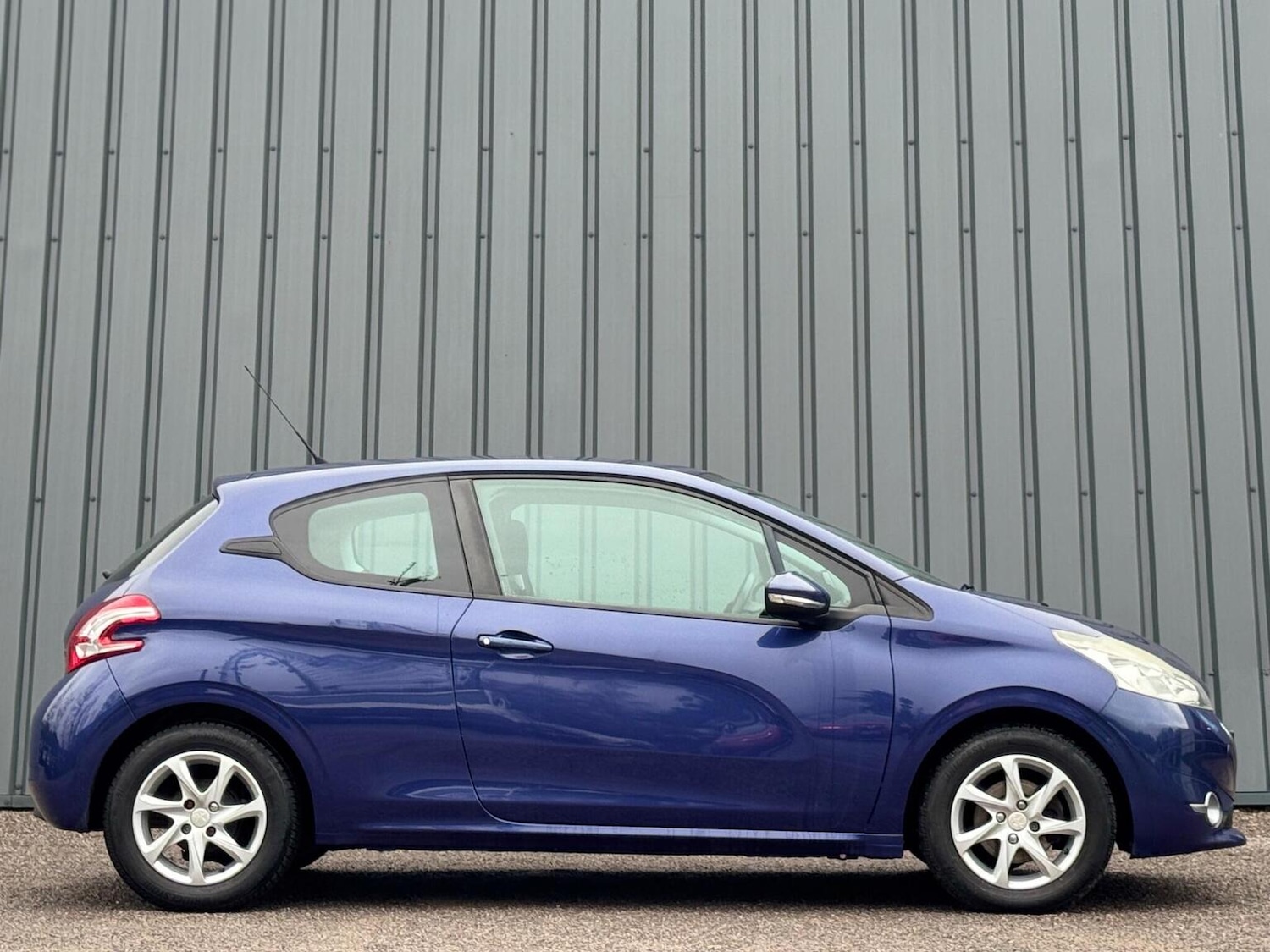 Used Peugeot 208 2013 for sale - 77508575: Photo 7