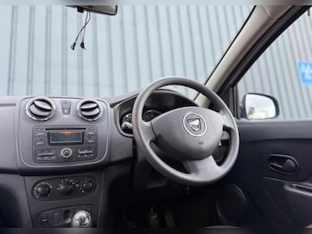 Used Dacia Sandero 2014 for sale - 77522023: Photo