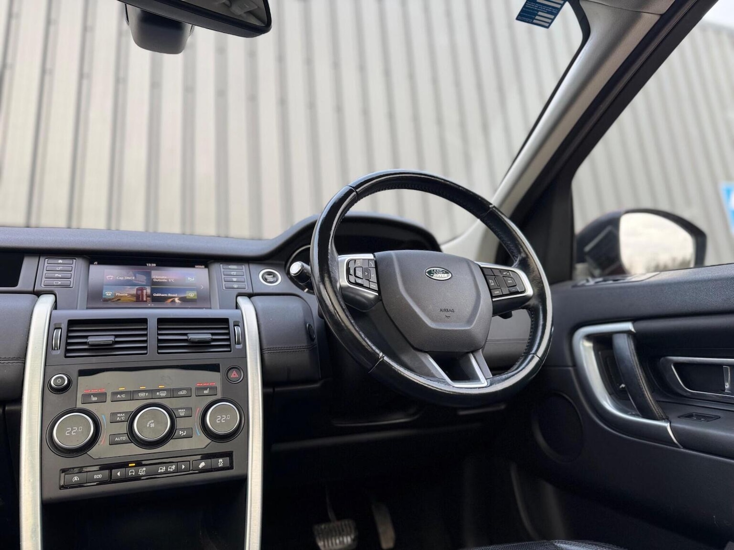 Used Land Rover Discovery Sport 2017 for sale - 77207171: Photo 2