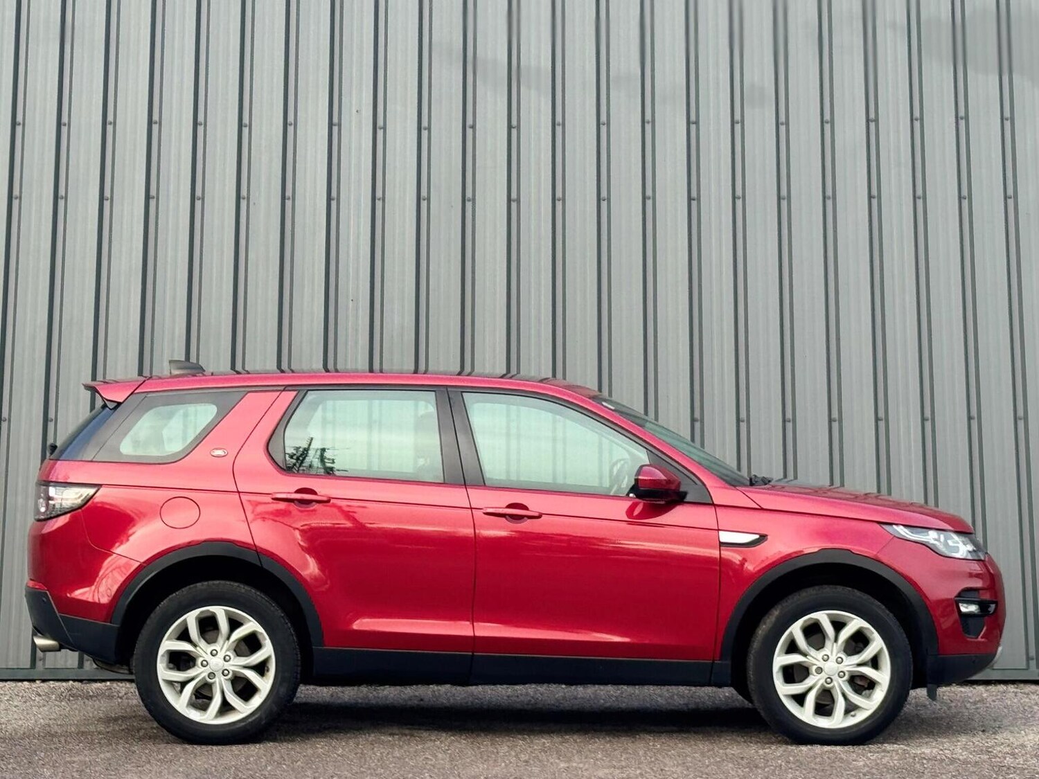 Used Land Rover Discovery Sport 2017 for sale - 77207171: Photo 7