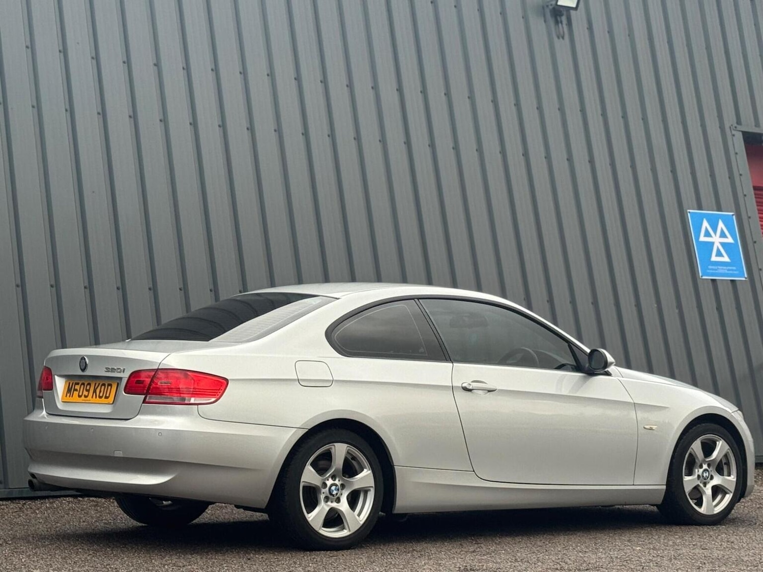 Used BMW 3 Series 2009 for sale - 77207140: Photo 12