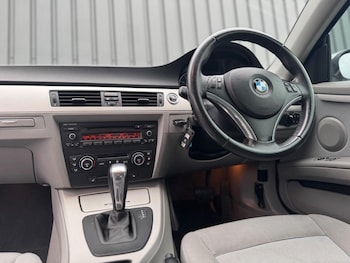 Used BMW 3 Series 2009 for sale - 77207140: Photo