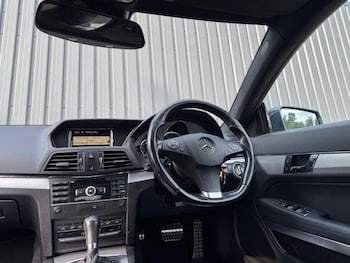 Used Mercedes-Benz E Class 2011 for sale - 79542007: Photo