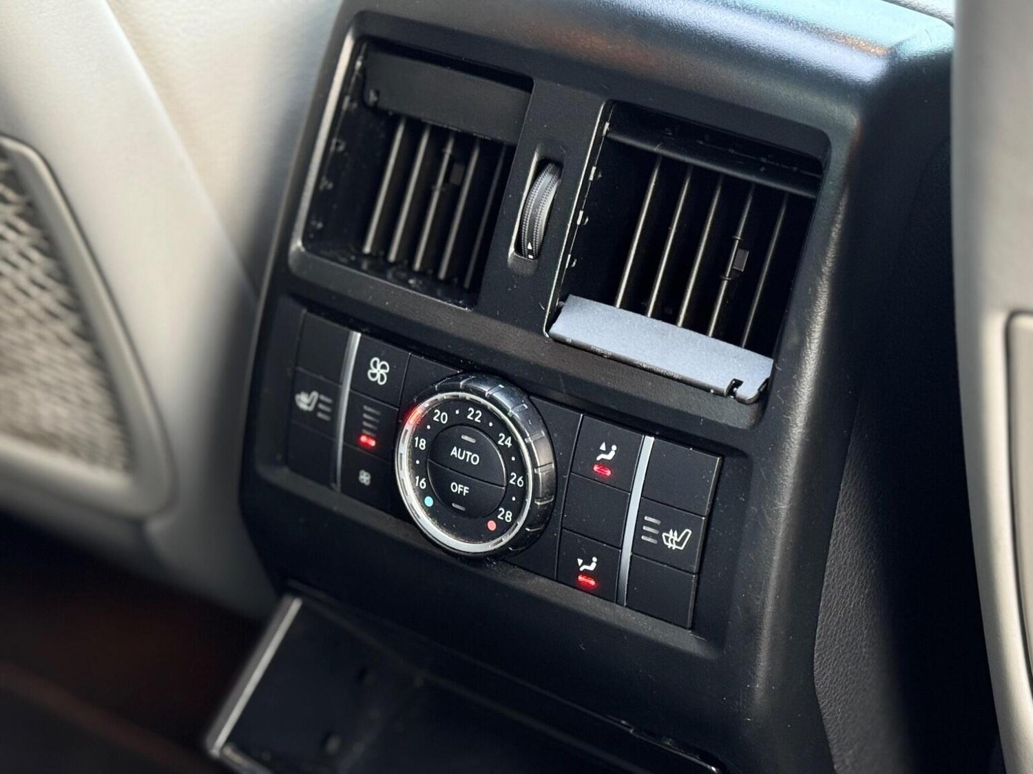 Used Mercedes-Benz GL Class 2014 for sale - 77207131: Photo 53