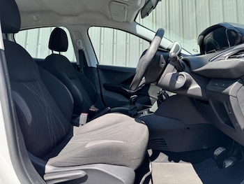 Used Peugeot 208 2013 for sale - 79391743: Photo