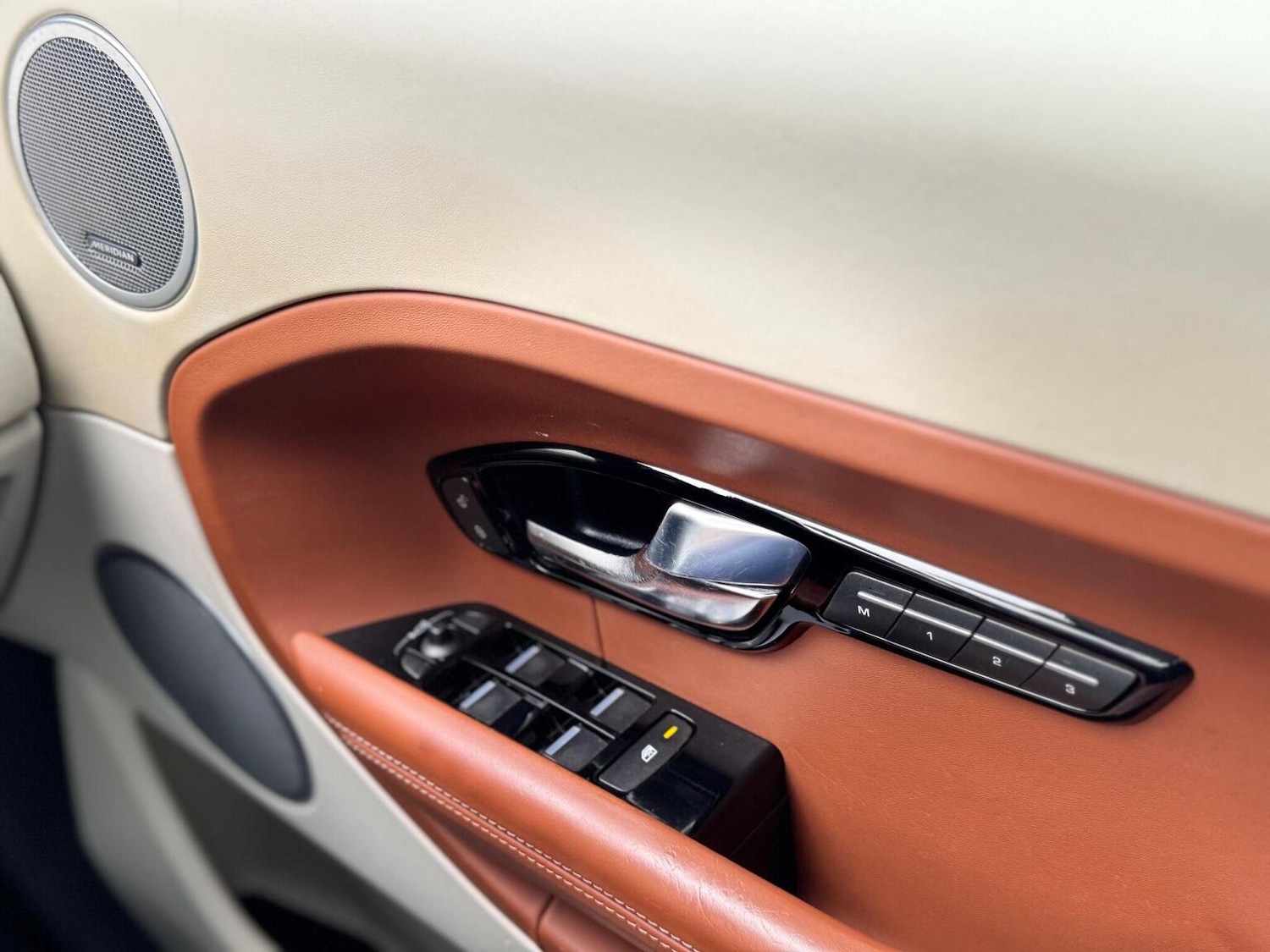 Used Land Rover Range Rover Evoque 2011 for sale - 78098148: Photo 33