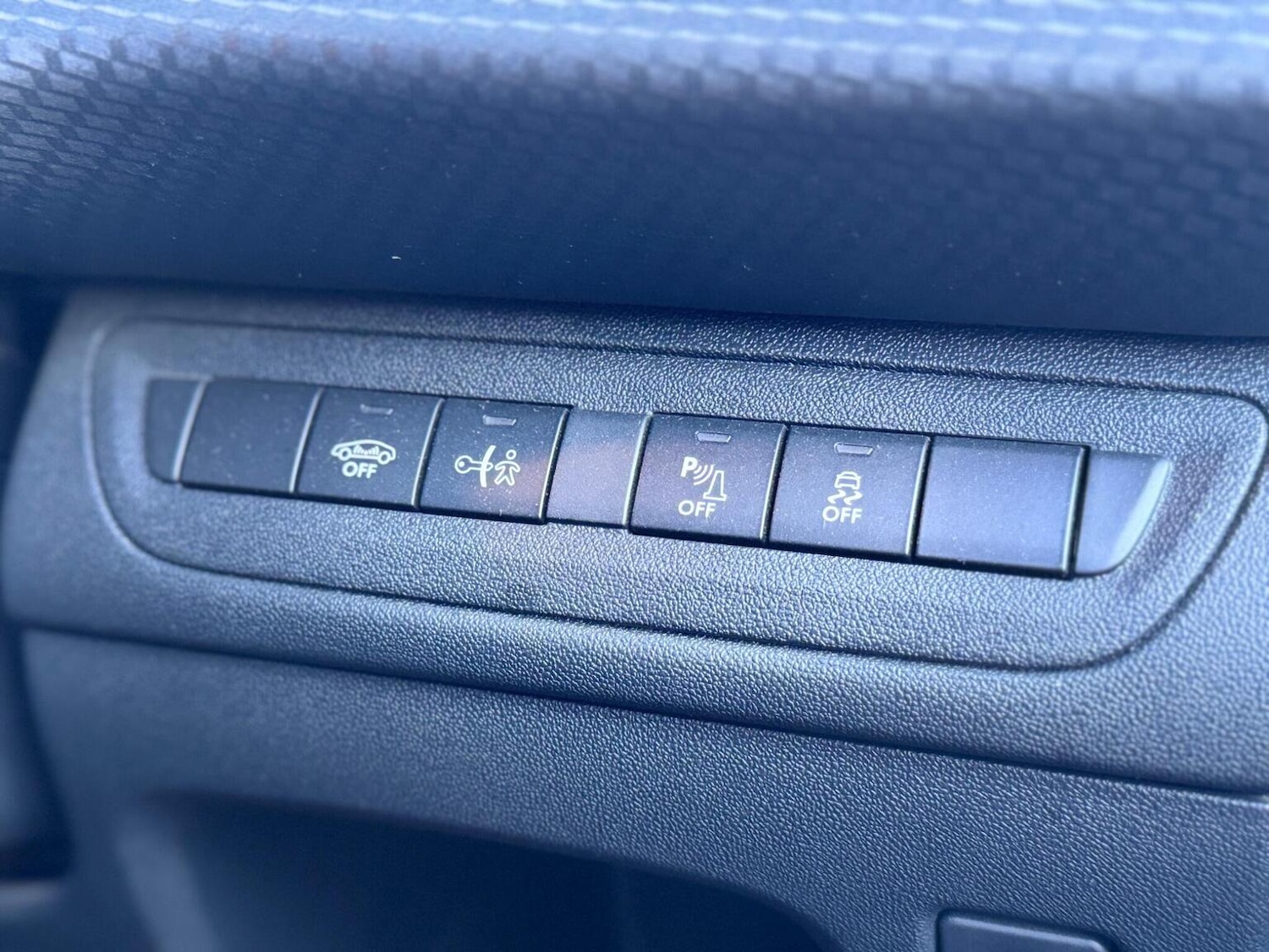 Used Peugeot 2008 2017 for sale - 77400060: Photo 26