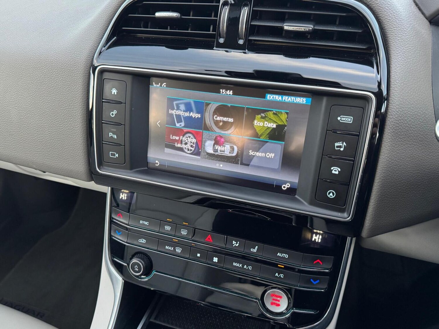 Used Jaguar XE 2017 for sale - 77207138: Photo 10