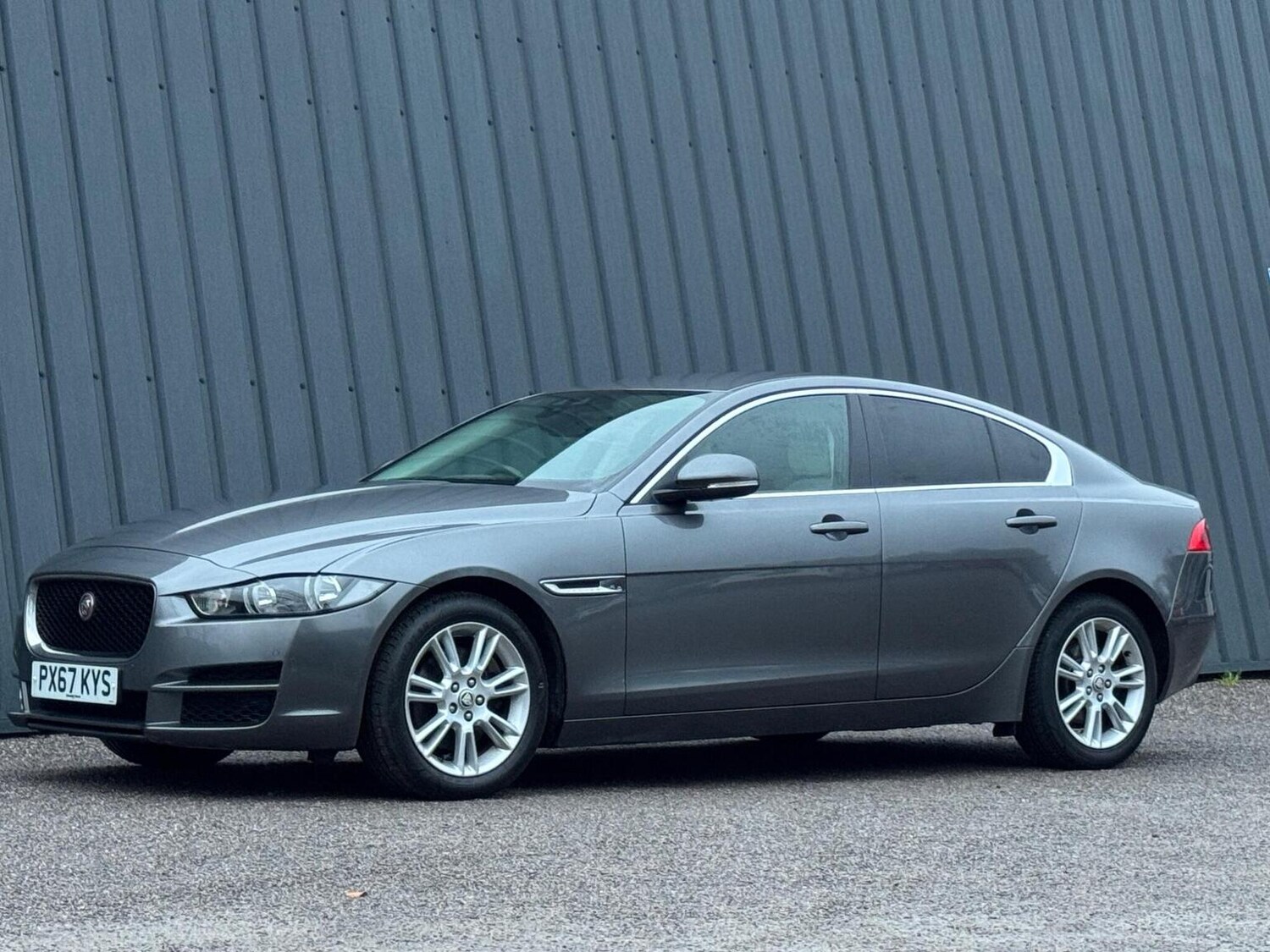 Used Jaguar XE 2017 for sale - 77207138: Photo 24