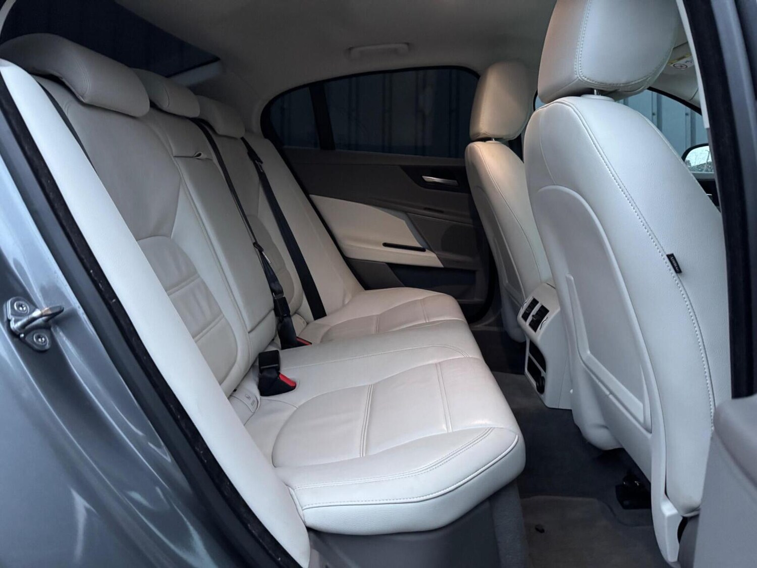 Used Jaguar XE 2017 for sale - 77207138: Photo 31