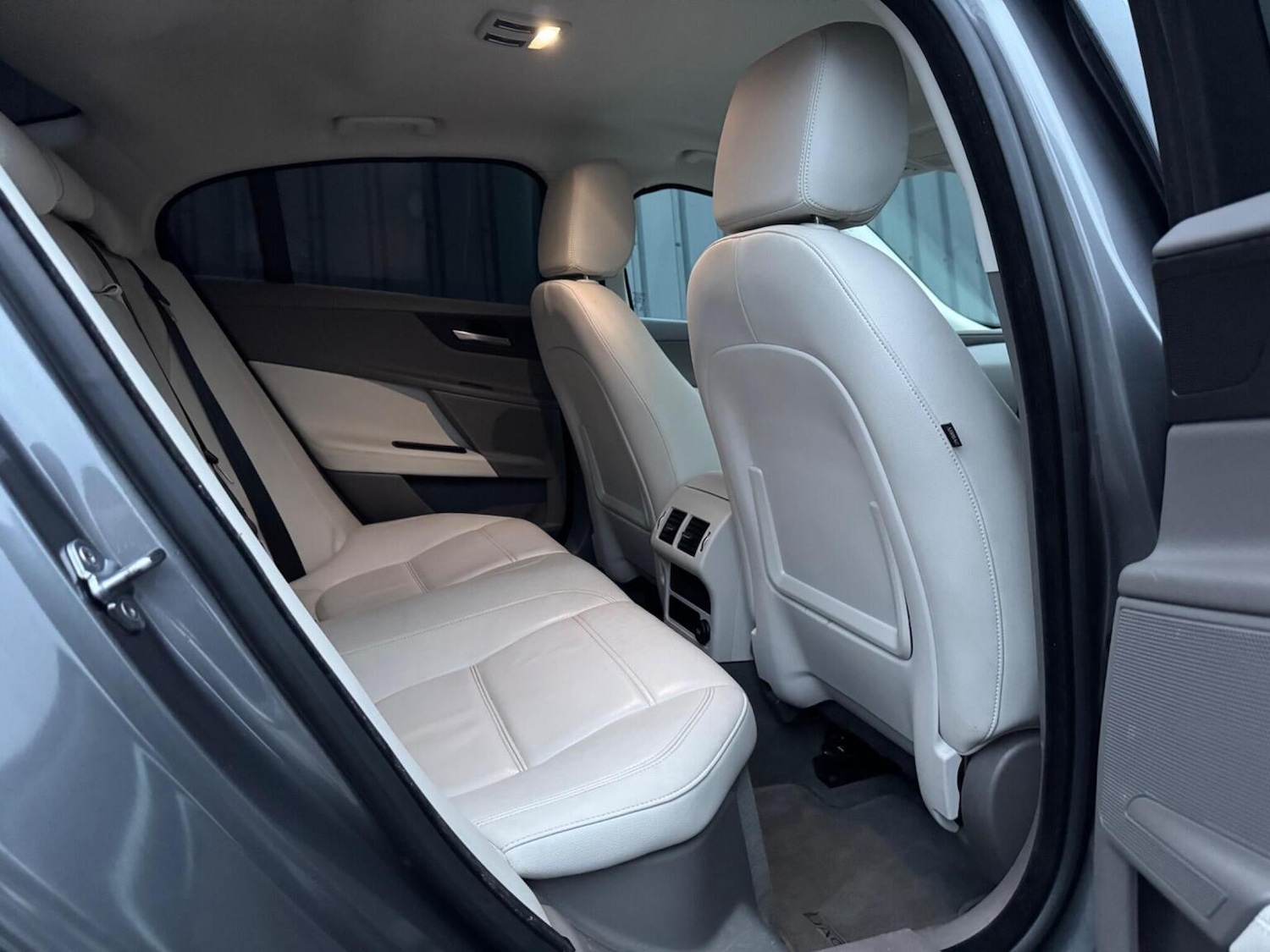 Used Jaguar XE 2017 for sale - 77207138: Photo 33