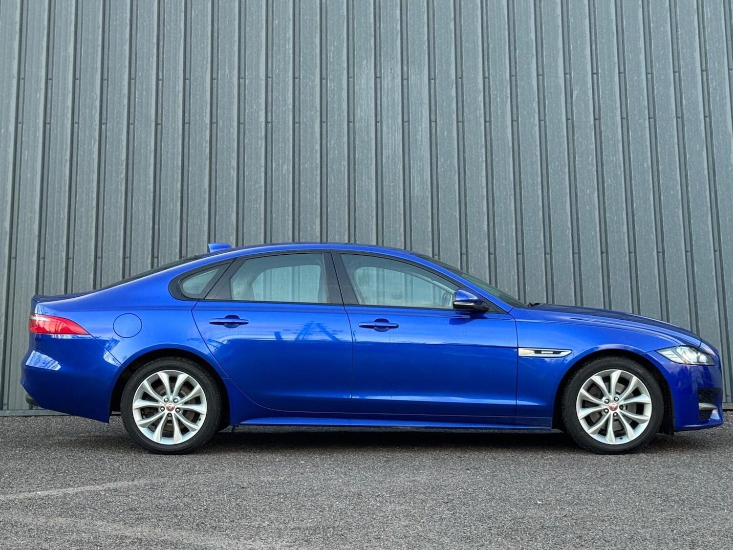 Used Jaguar XF 2016 for sale - 77213378: Photo 5