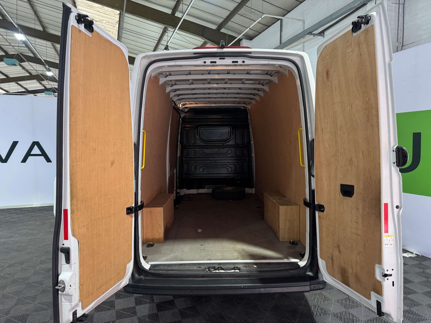 Used Volkswagen Crafter 2023 for sale - 77845598: Photo 3