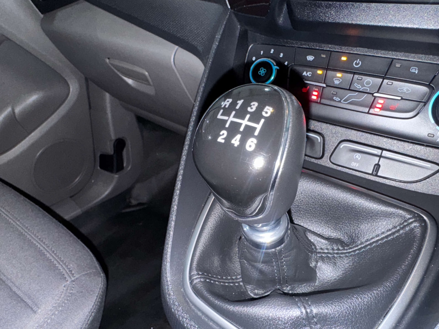 Used Ford Transit Connect 2024 for sale - 77189533: Photo 19