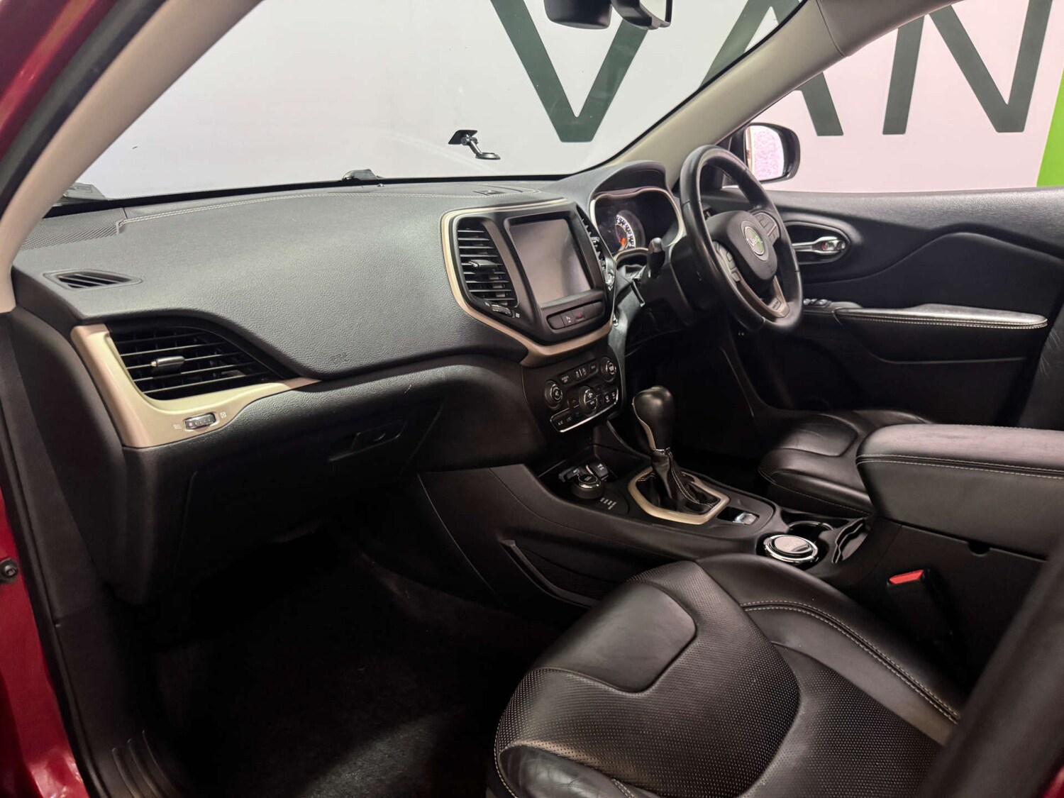 Used Jeep Cherokee 2015 for sale - 77950429: Photo 11