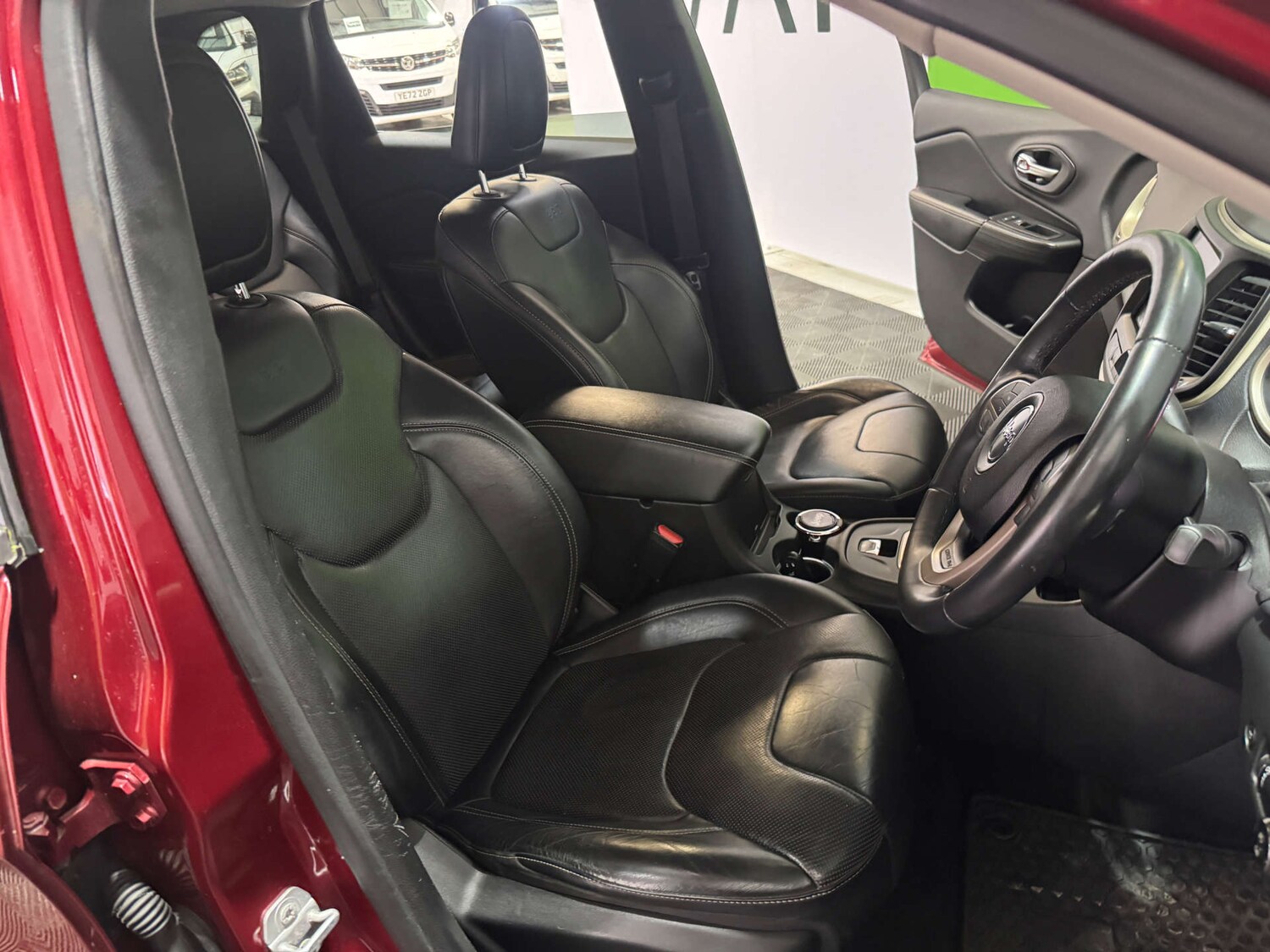 Used Jeep Cherokee 2015 for sale - 77950429: Photo 14