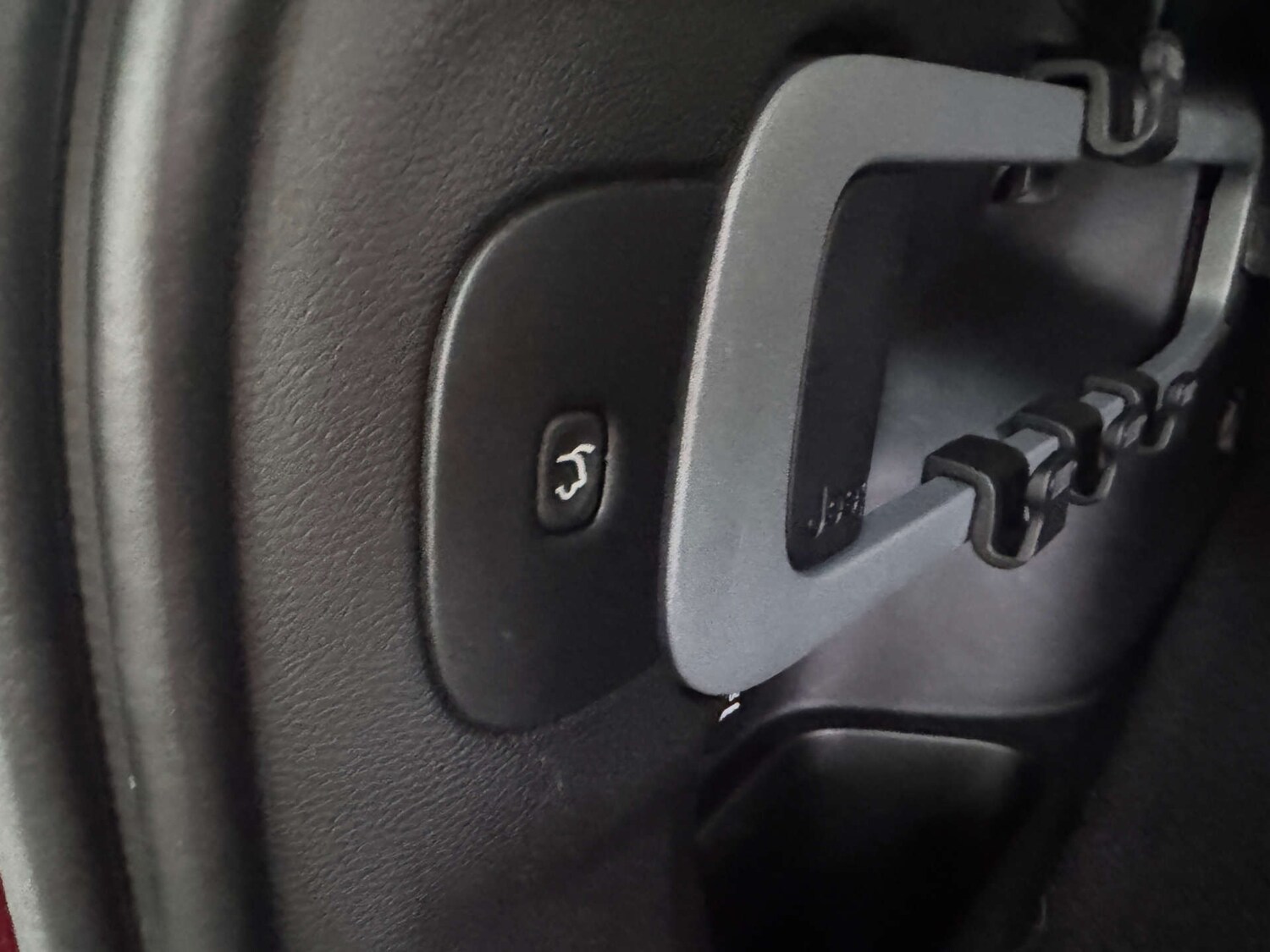 Used Jeep Cherokee 2015 for sale - 77950429: Photo 18