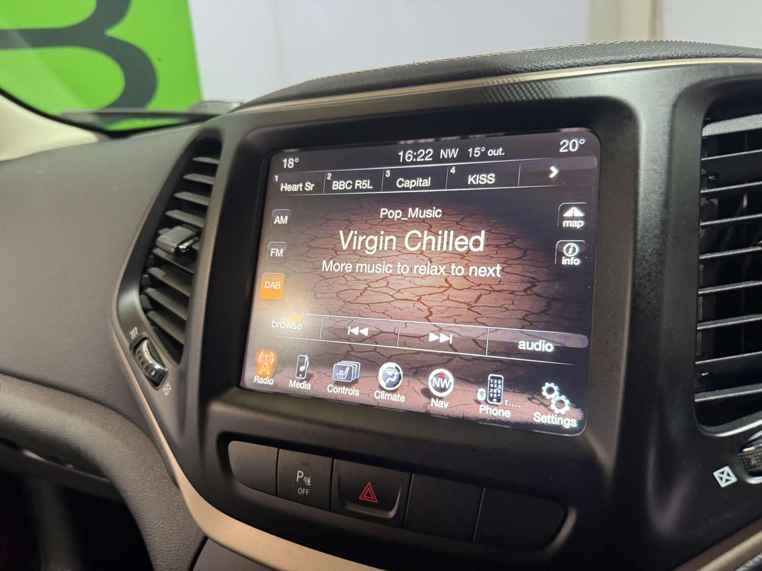 Used Jeep Cherokee 2015 for sale - 77950429: Photo 28