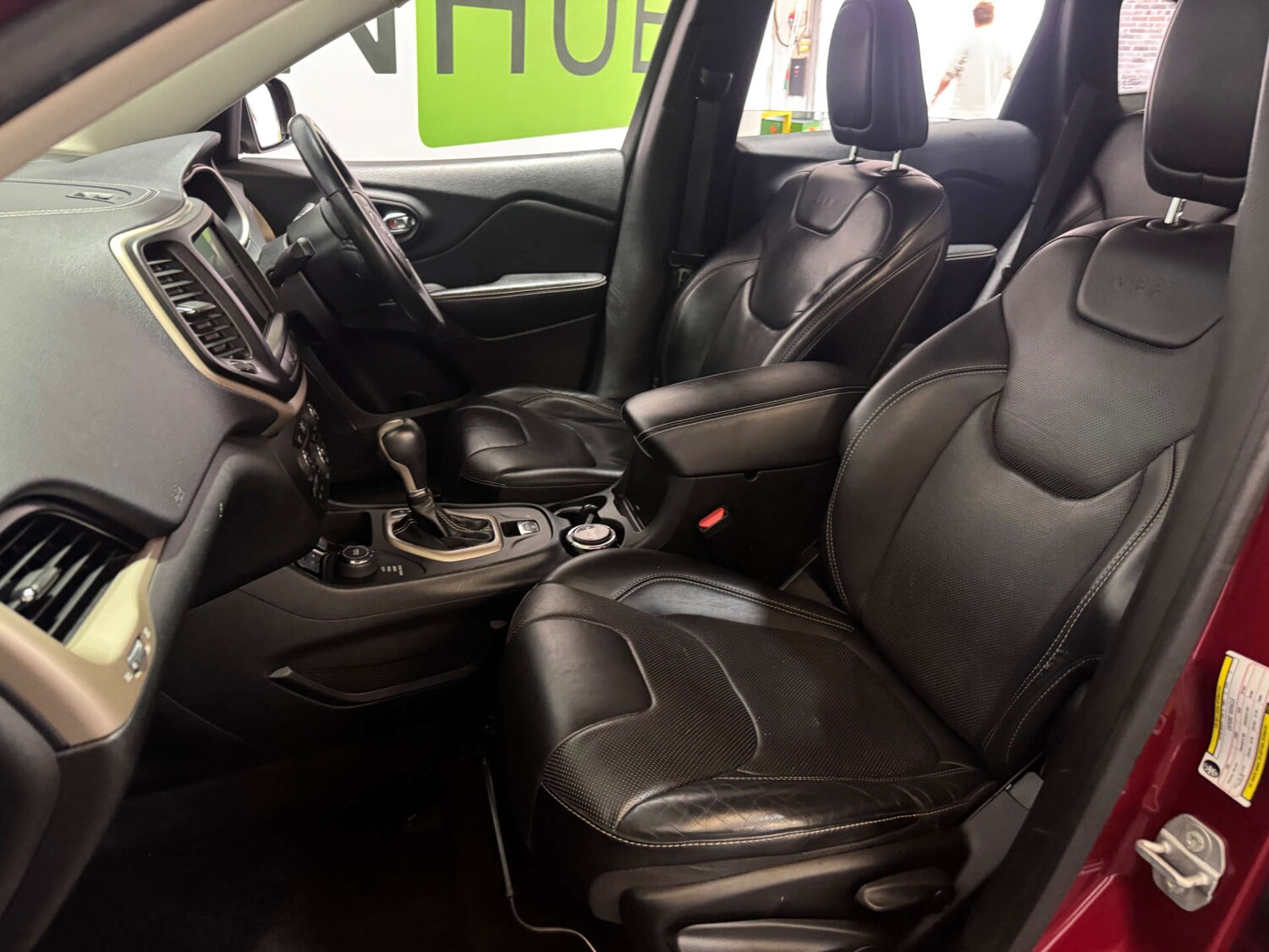 Used Jeep Cherokee 2015 for sale - 77950429: Photo 35