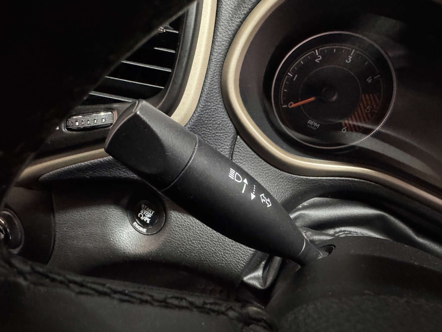 Used Jeep Cherokee 2015 for sale - 77950429: Photo 40