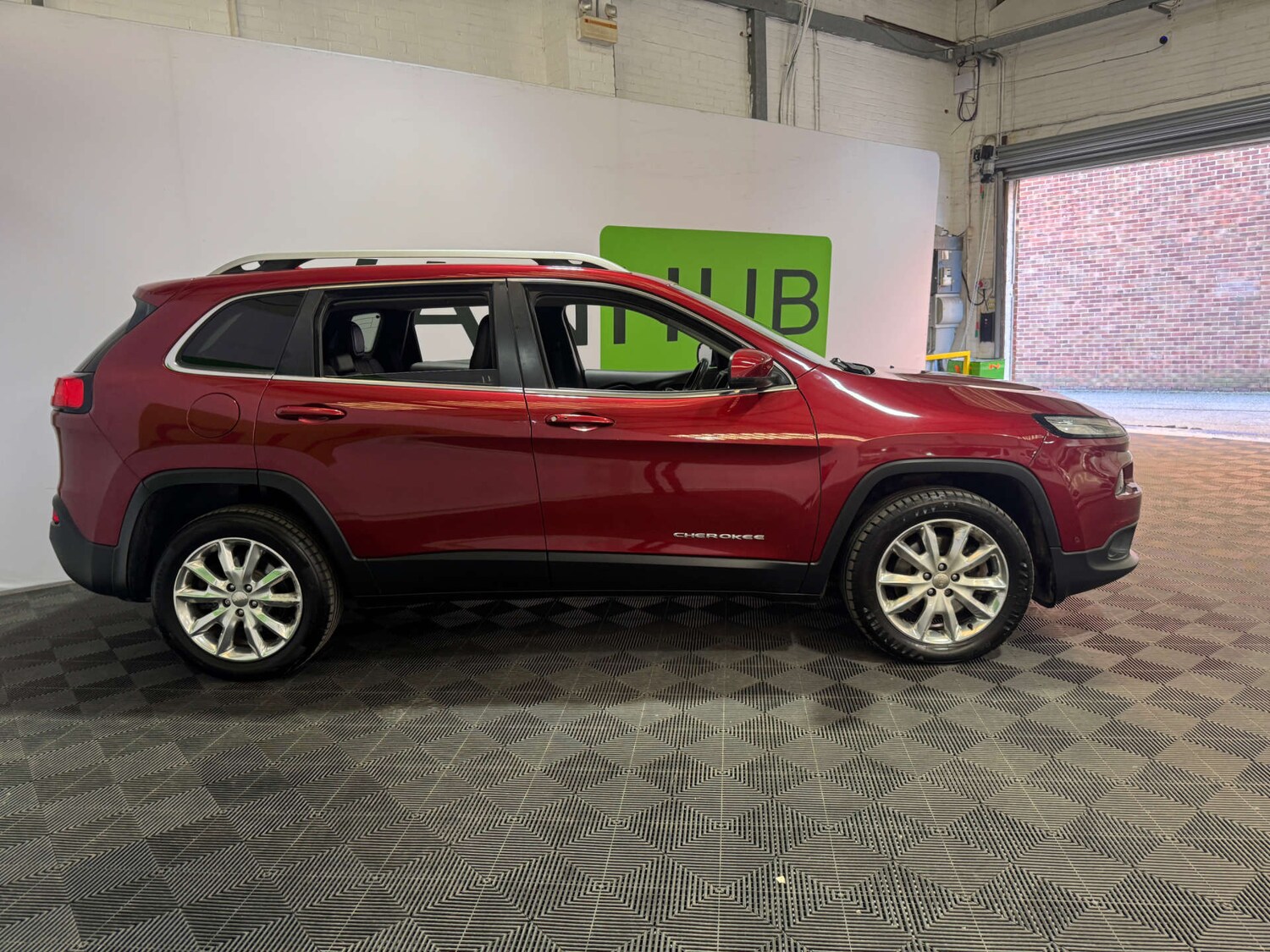 Used Jeep Cherokee 2015 for sale - 77950429: Photo 9