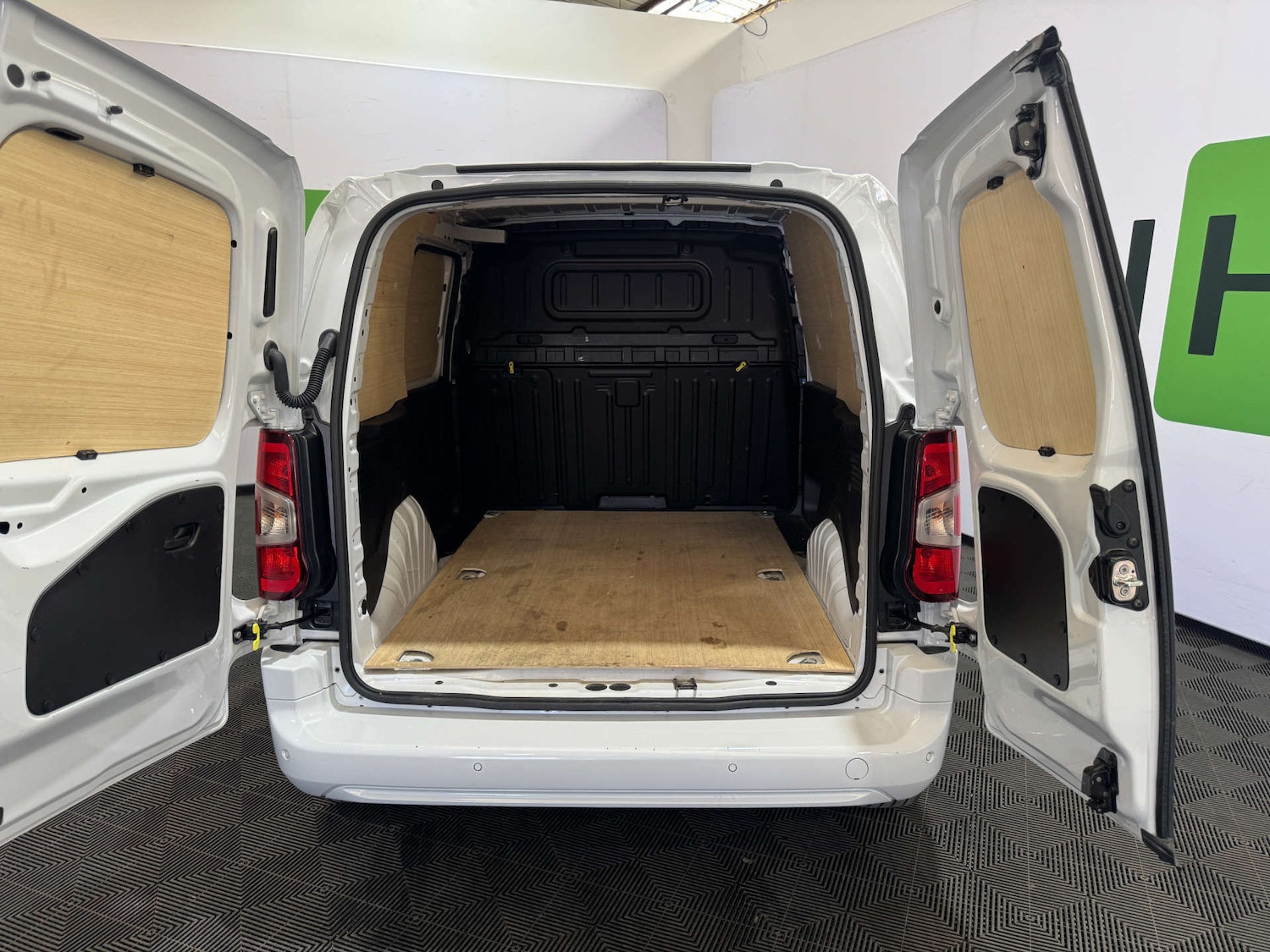 Used Peugeot Partner 2024 for sale - 76601667: Photo 35