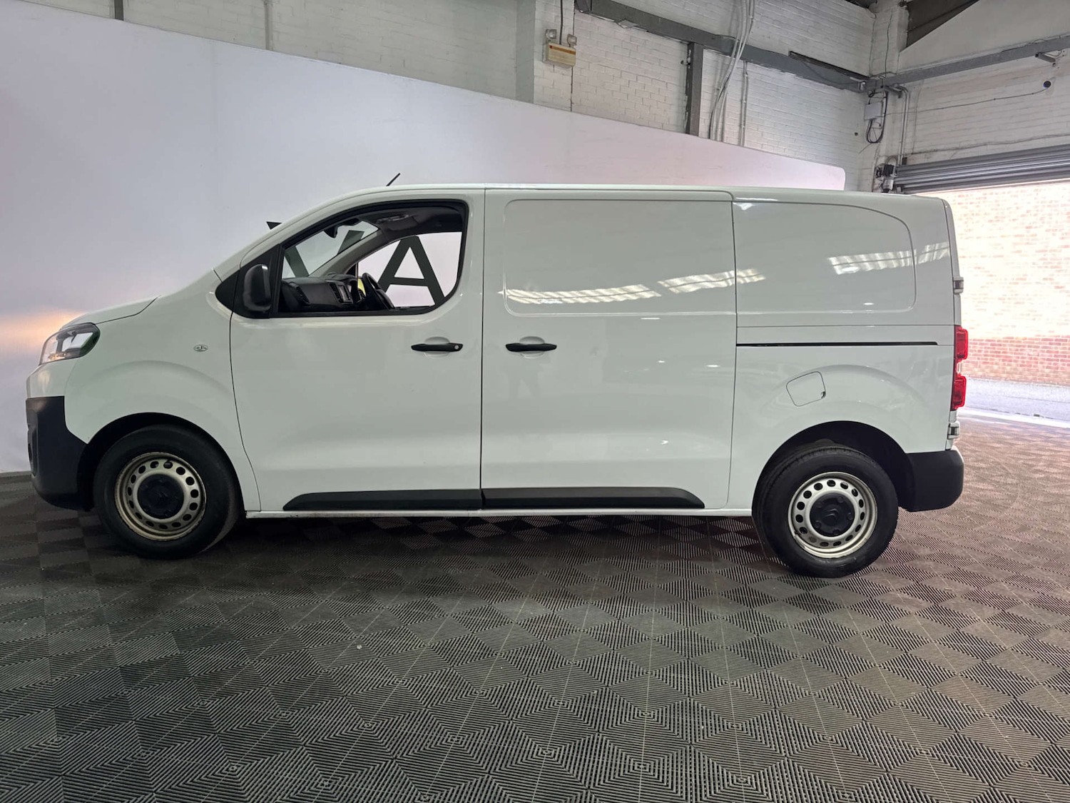 Used Citroen Dispatch 2023 for sale - 78068248: Photo 4